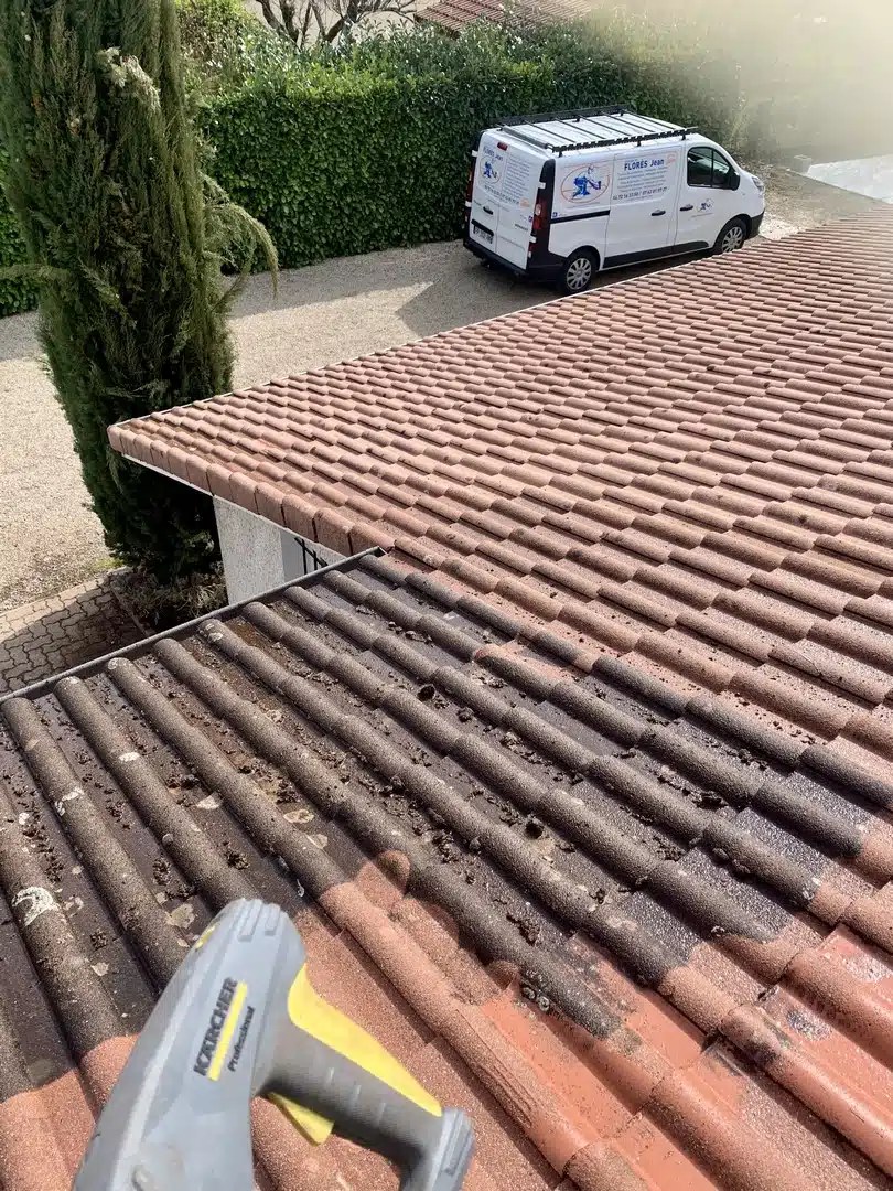 Couvreur Florès en intervention d'urgence